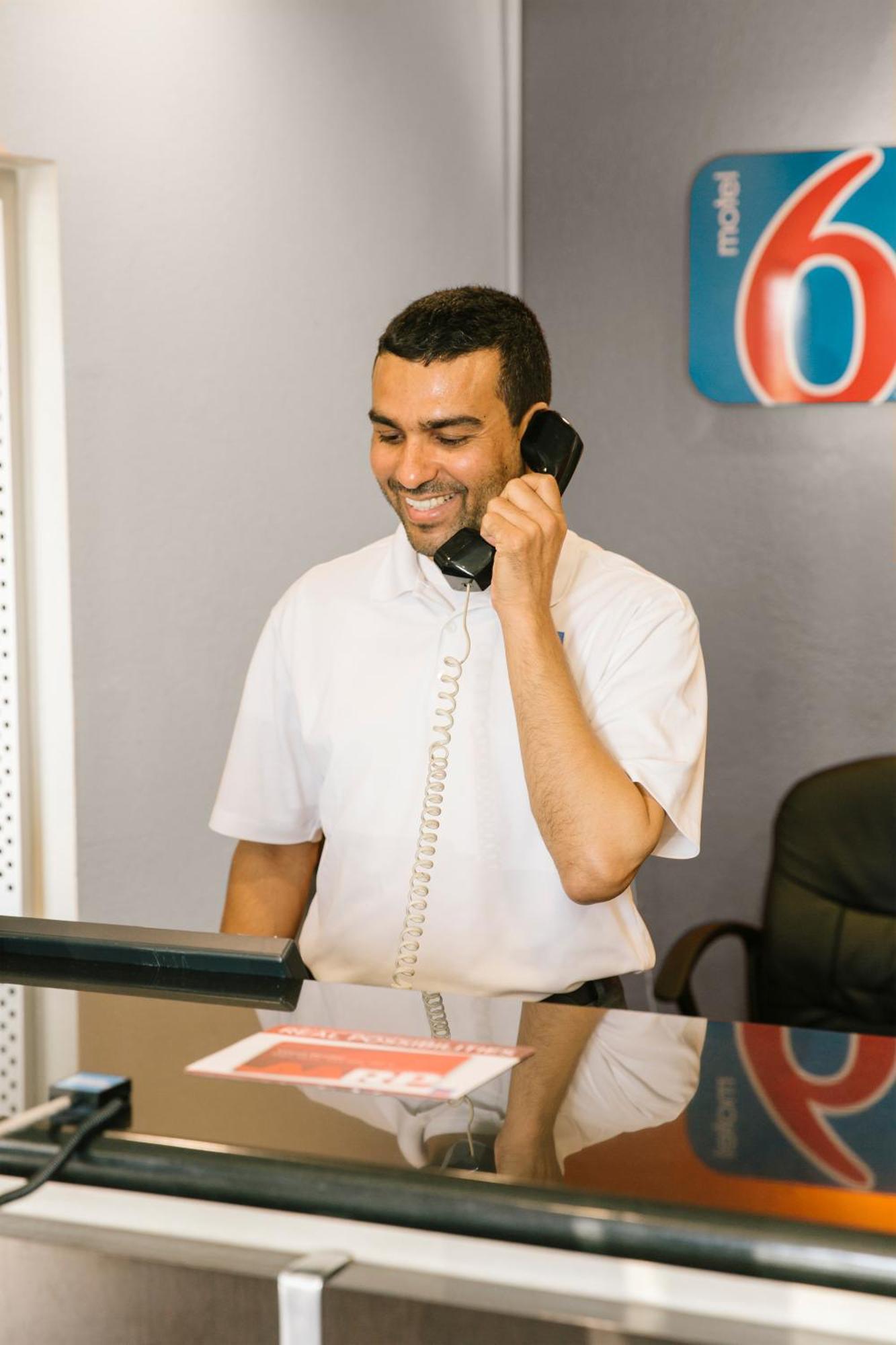 Motel 6 Ada Ok Bagian luar foto