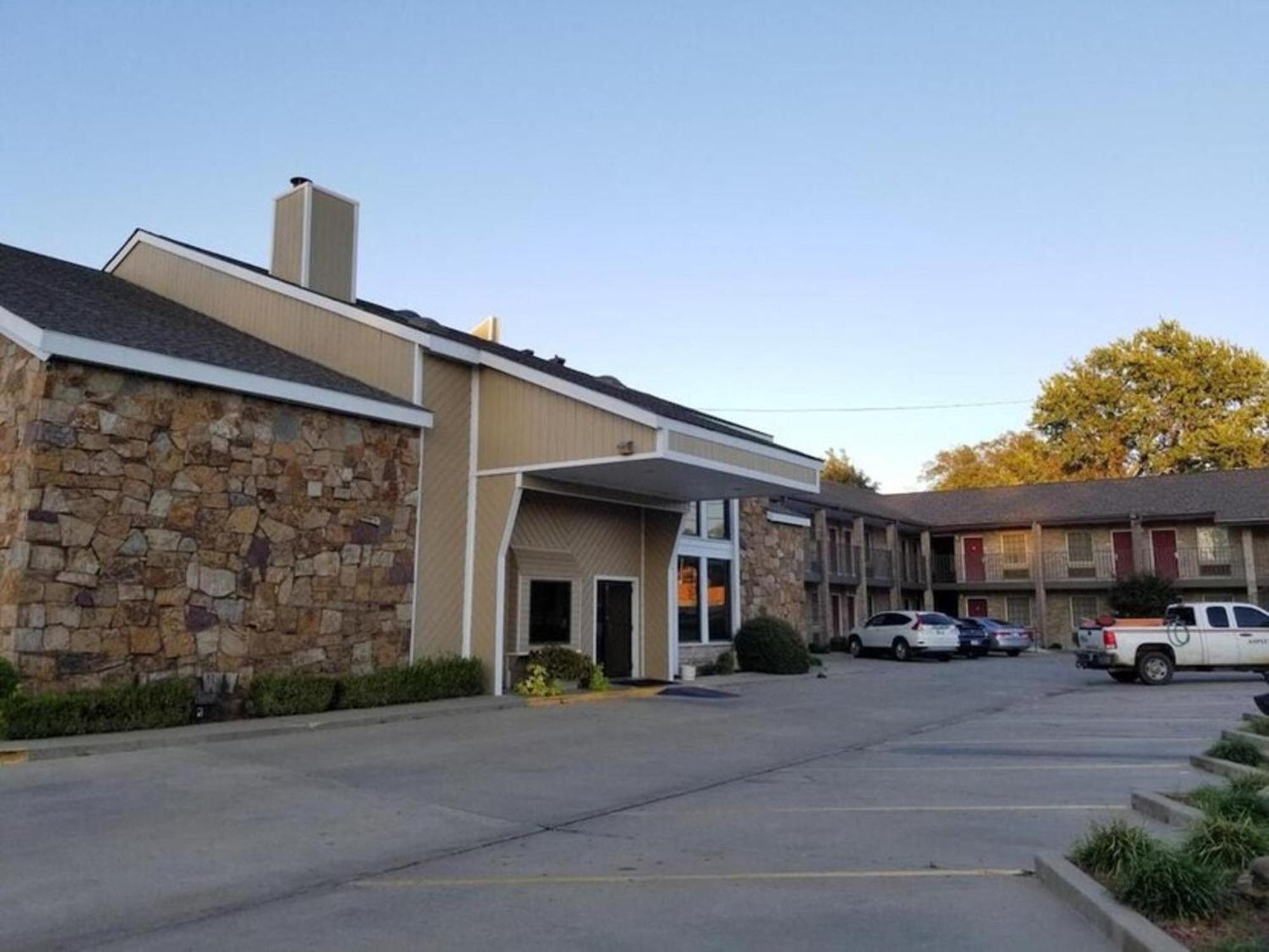 Motel 6 Ada Ok Bagian luar foto